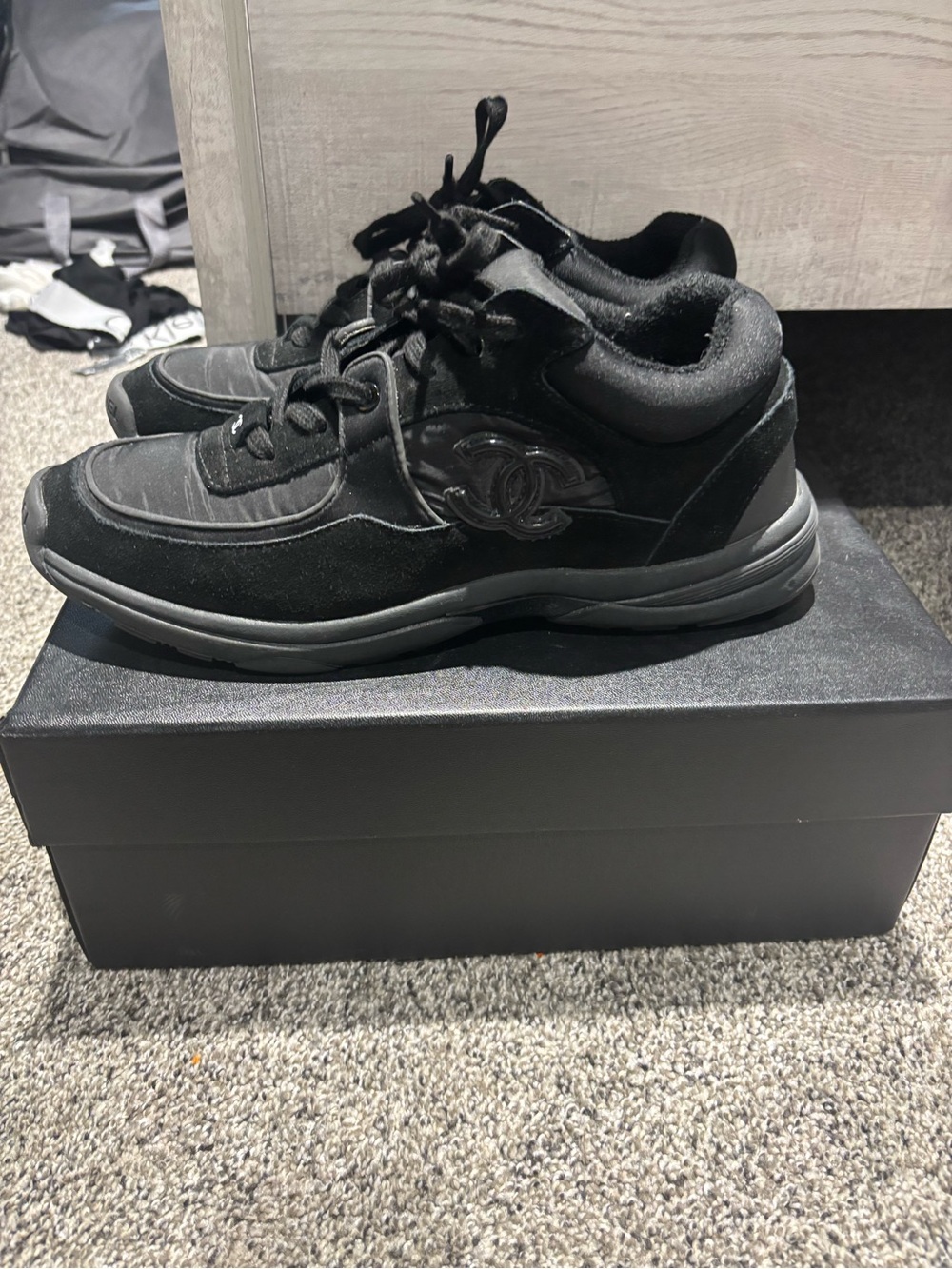 CHANEL All-Black Low-Top Men's Sneakers with CC Logo